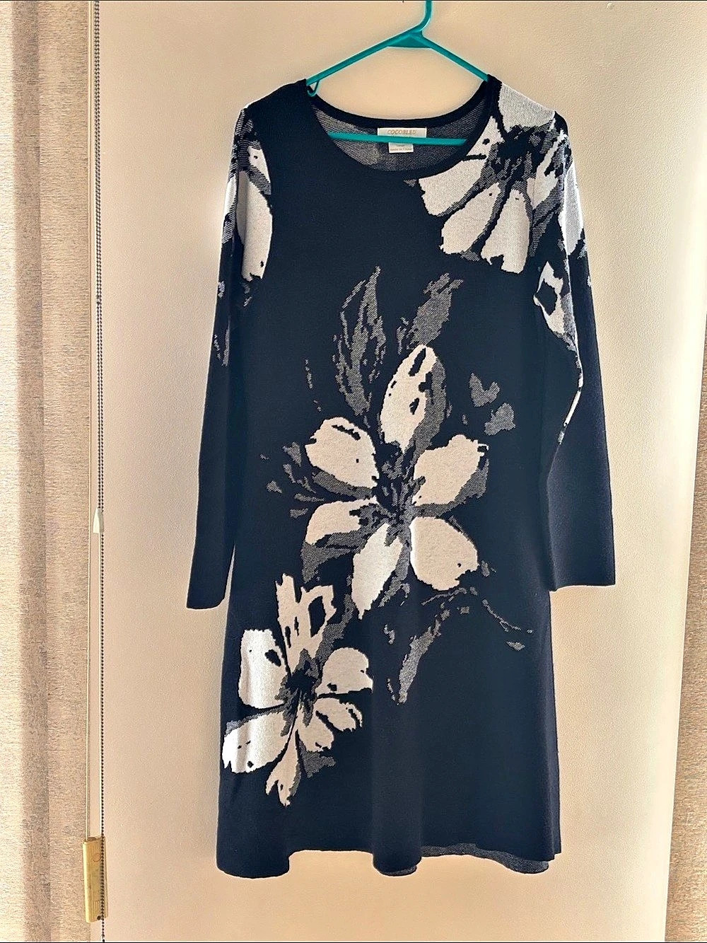 COCOBLEU Floral Knit Dress in Black & White Size Large Like New